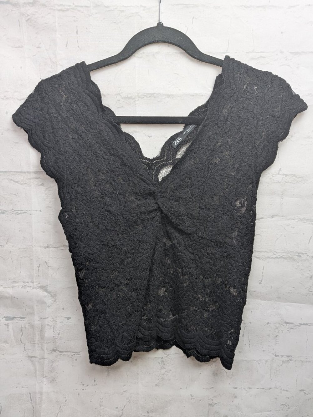 Zara Woman’s Sz Small Black Scalloped Lace Top Low Back Low Front Sleeveless